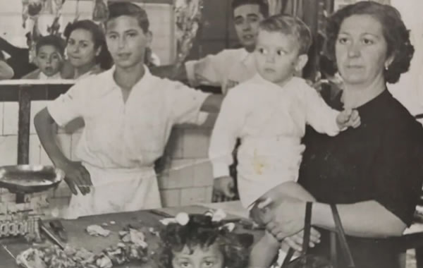 José Gómez José con 15 años (en la Carnicería) - año 1952